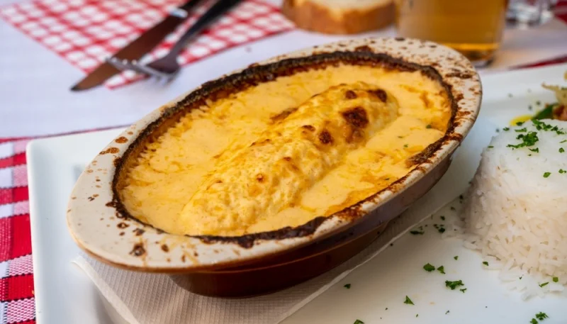 Quenelles à la lyonnaise