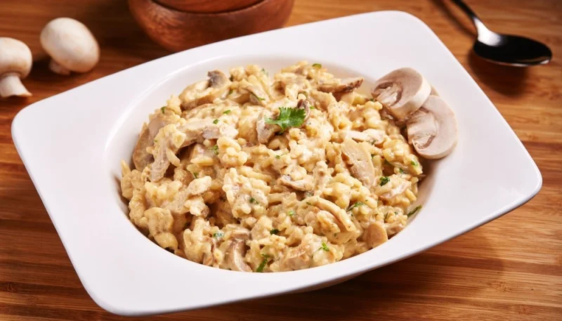 Risotto de poulet aux champignons