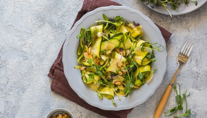 Salade de courgettes acidulée