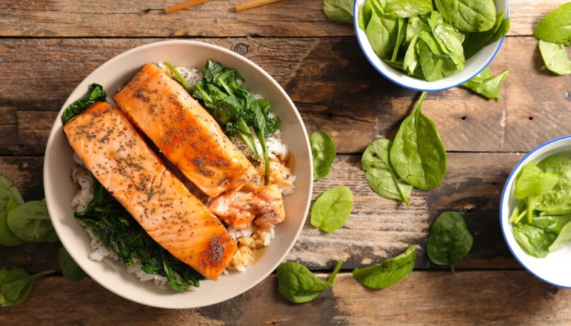 Wok de saumon aux épinards
