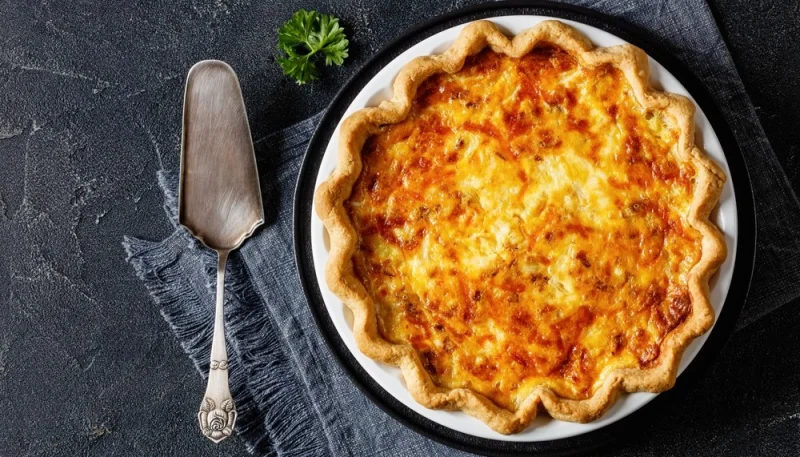 Quiche à la raclette et aux lardons