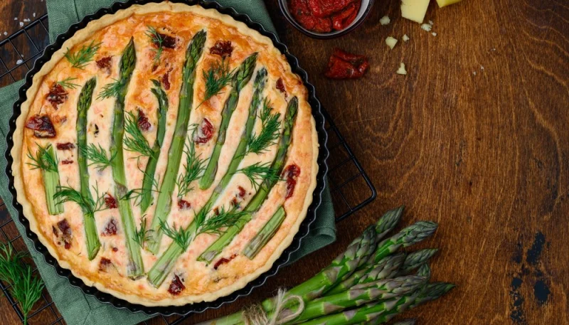 Quiche aux asperges vertes et tomates séchées