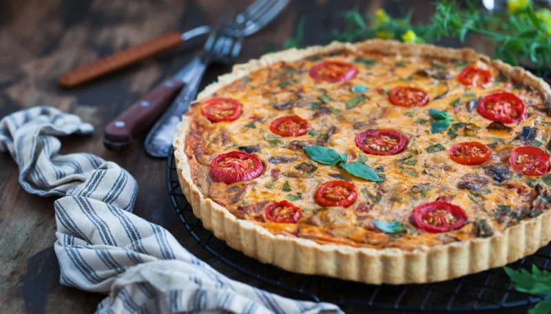 Quiche aux tomates cerise et aux champignons