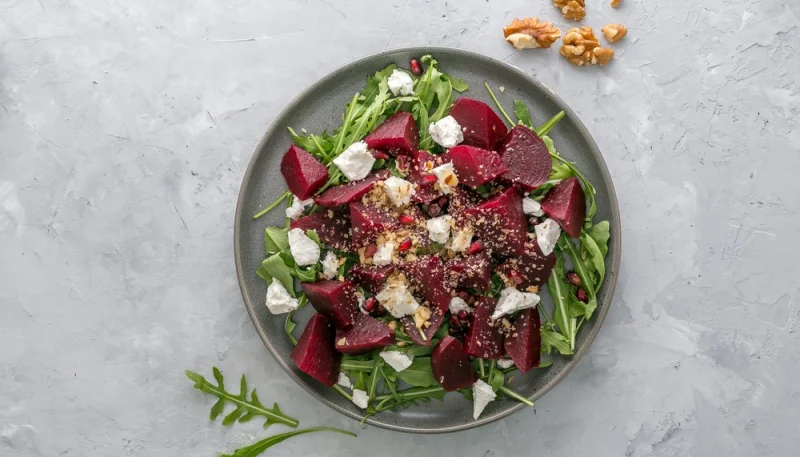 Salade de betterave, feta et roquette