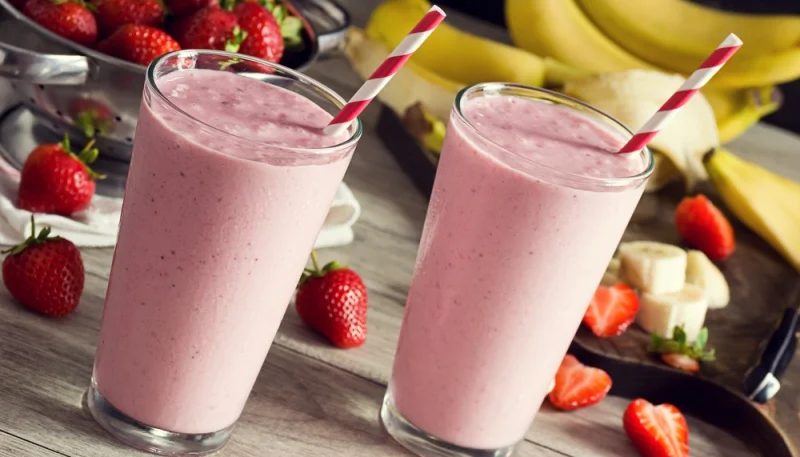 Smoothie aux fraises et à la banane