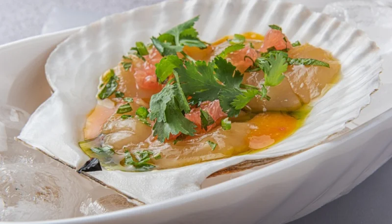 Ceviche au pamplemousse et au poisson