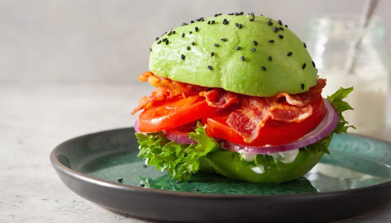 Burger végétarien à l'avocat