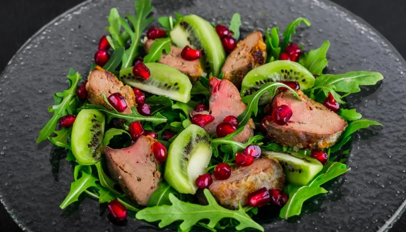 Salade de kiwi et de poulet