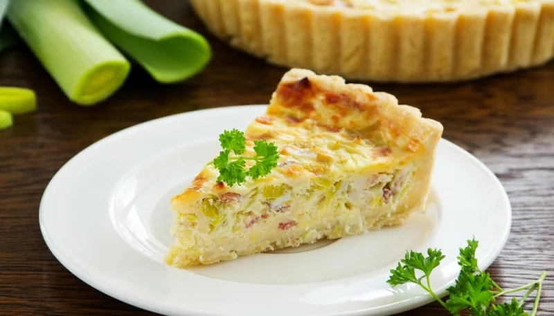 Tarte aux poireaux et raclette