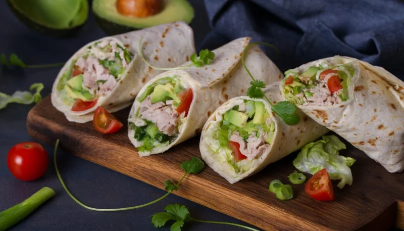 Wraps à l'avocat et à la dinde