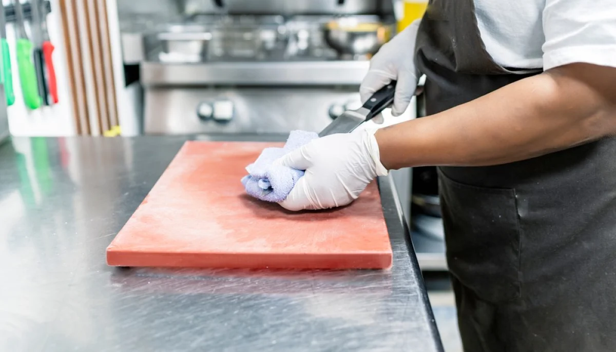 Les astuces pour un nettoyage rapide de votre plan de travail