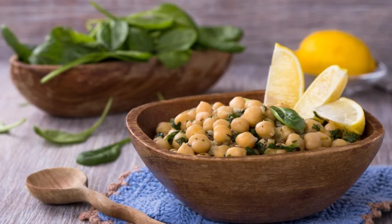 Soupe de pois chiches et épinards