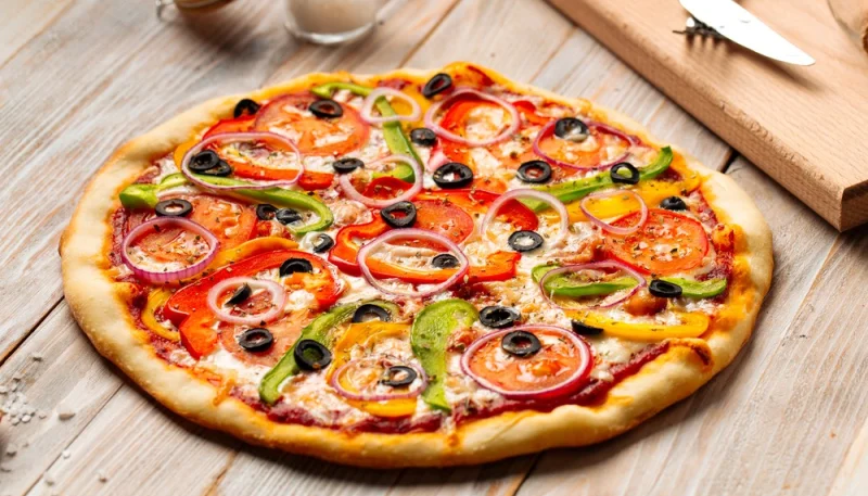 Pizza maison aux légumes de saison