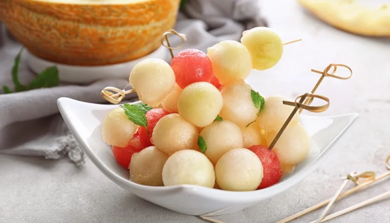 Salade de melon et de pastèque avec menthe