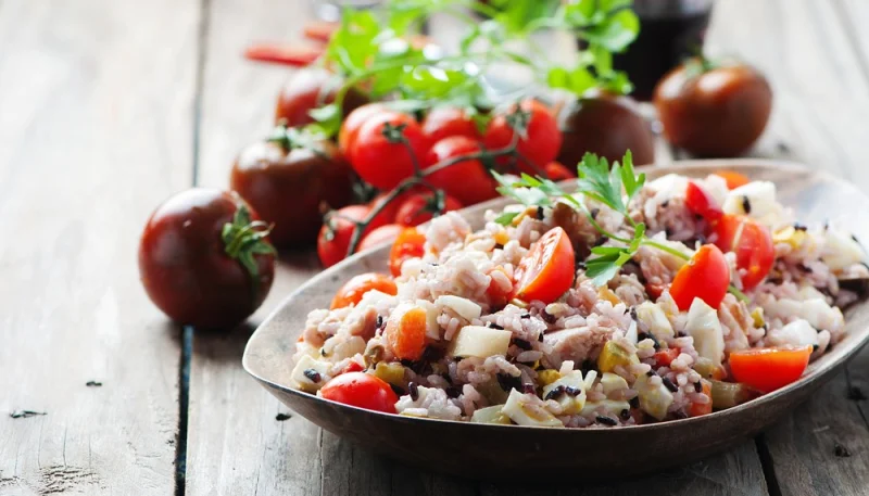 Salade de riz aux légumes d'été
