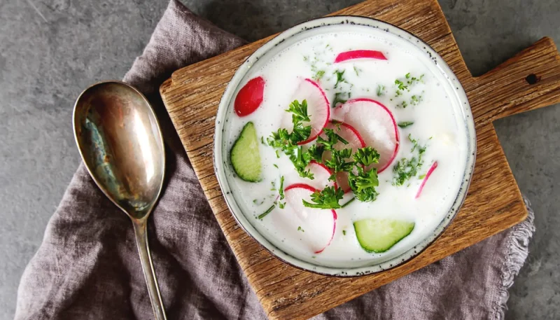 Soupe froide de concombre au yaourt