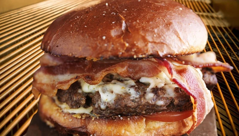 Burger rustique au mont d’or