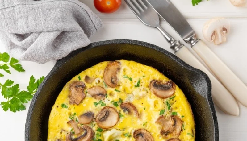 Omelette aux champignons et fromage