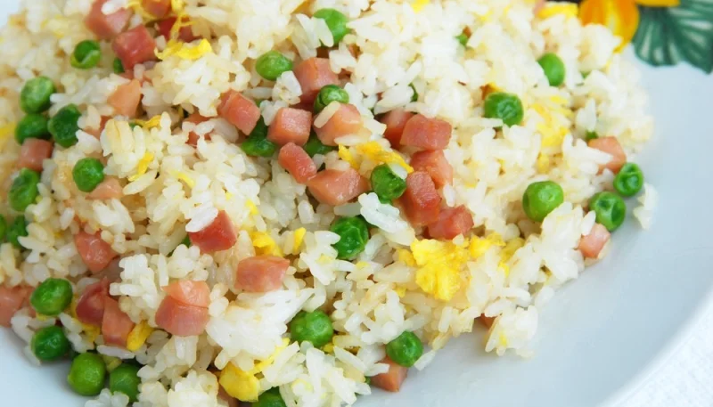 Riz cantonais à la saucisse