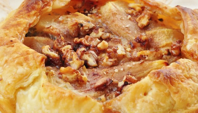 Tarte aux poires et aux noix de pécan