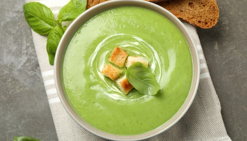 Velouté de courgettes au basilic