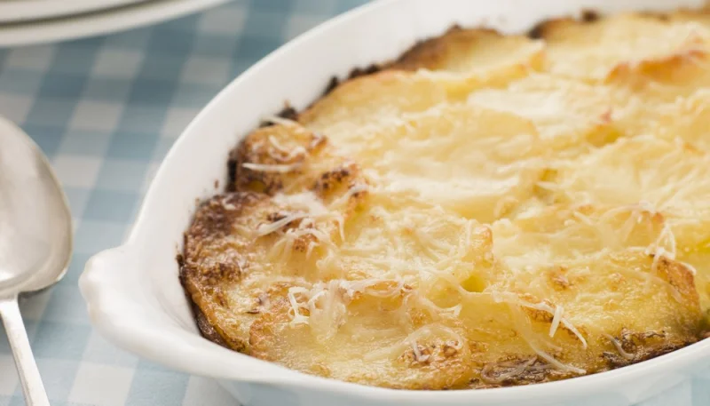 Gratin de pommes de terre au bleu et aux noix