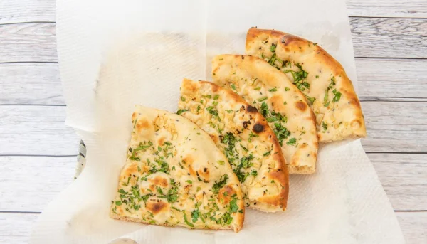 Pain à l'ail et aux herbes