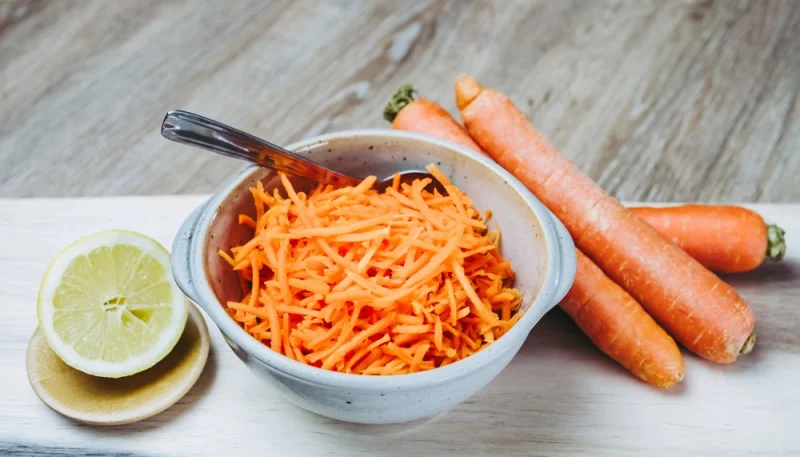 Salade de carottes râpées et oranges