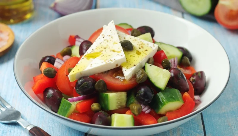 Salade grecque fraîche et légère