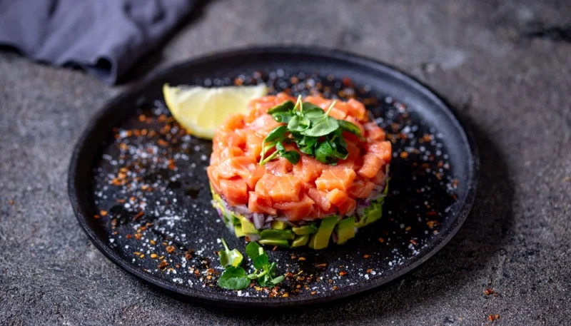 Tartare de saumon frais à l'avocat