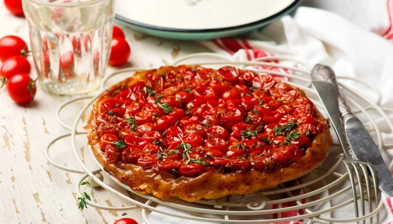 Tarte tatin aux tomates cerises et thym