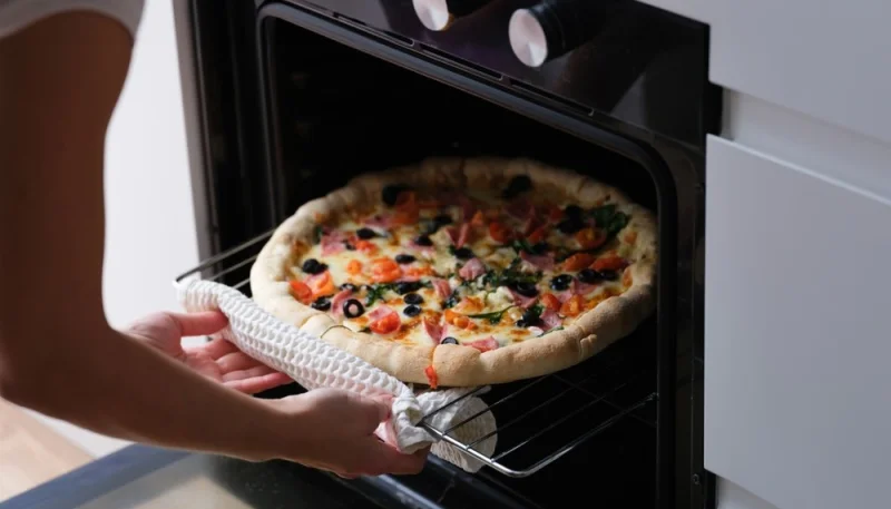 Comment réussir une pizza maison : recette facile et astuces de chef