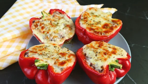 Poivrons farcis au chèvre frais et aux légumes