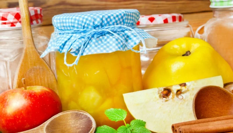 Compote de pommes et coings au gingembre