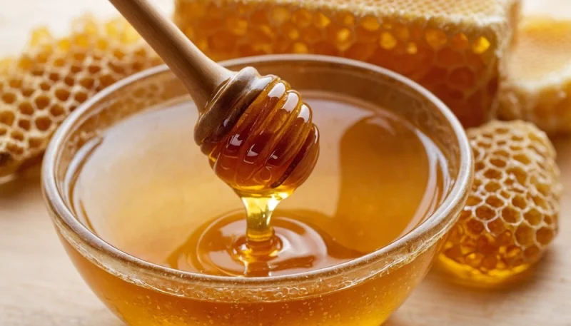 Le miel : un ingrédient naturel pour sublimer vos recettes