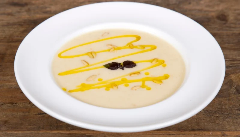 Velouté de panais et pomme au curry