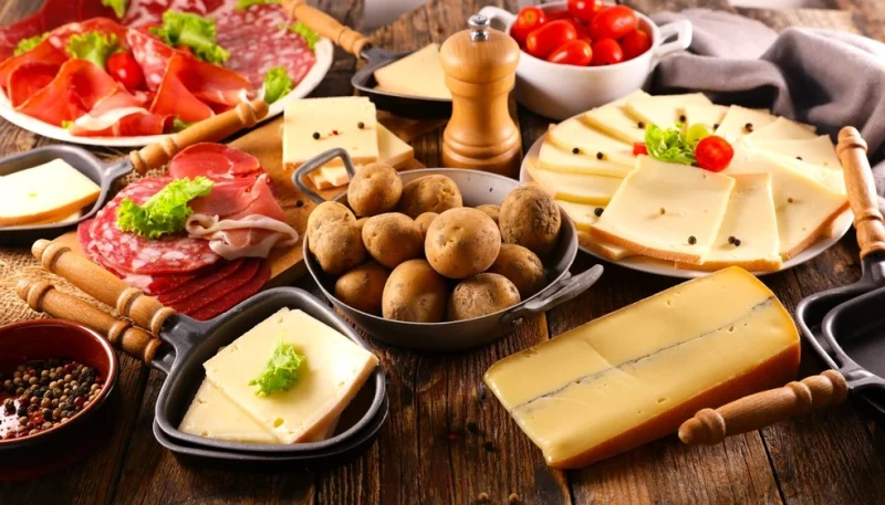 Comment réussir une raclette : conseils et astuces pour un repas convivial