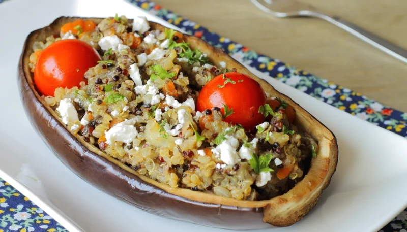 Aubergines farcies au quinoa et feta