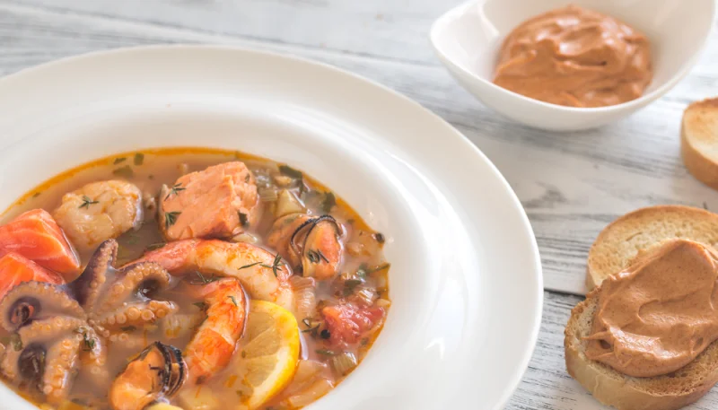 Bouillabaisse provençale aux fruits de mer