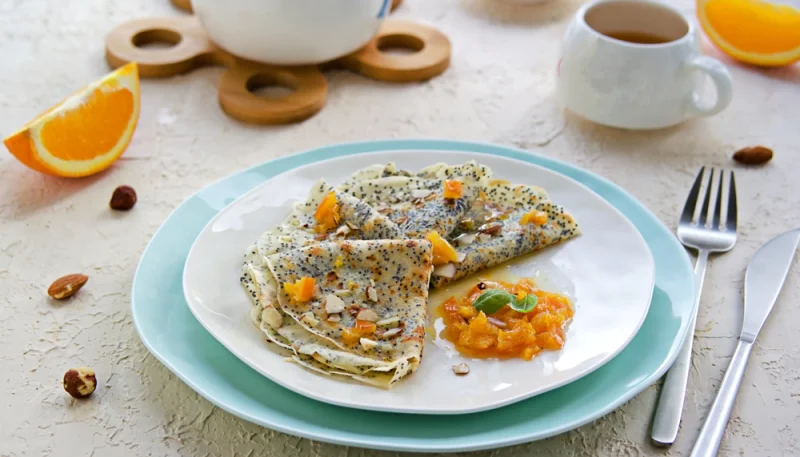Crêpes fines aux graines de pavot et confiture d’orange