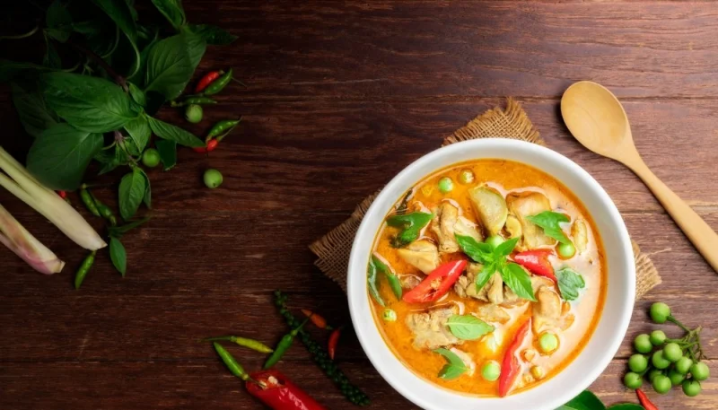Curry rouge thaïlandais au poulet