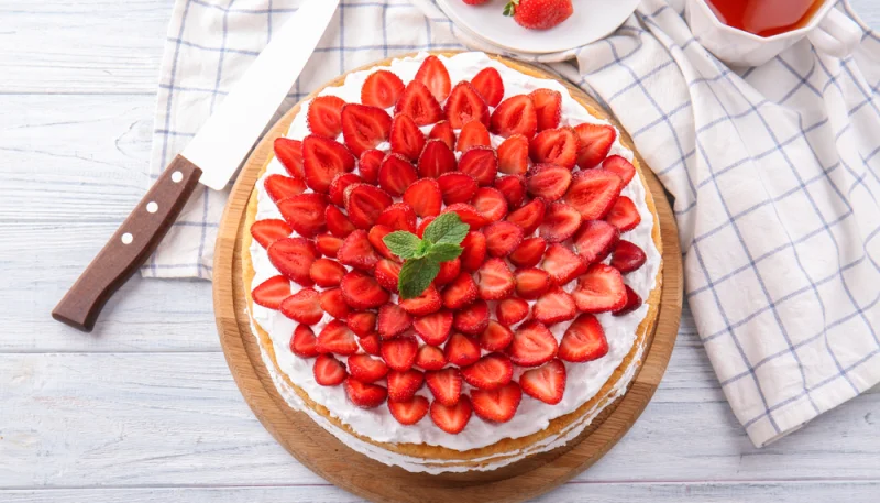 Gâteau aux fraises et chantilly