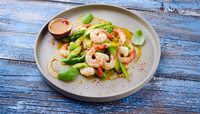 Salade d'asperges et crevettes au citron