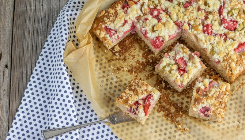 Gâteau facile à la rhubarbe