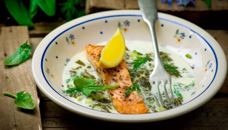 Saumon grillé et sauce à l’oseille