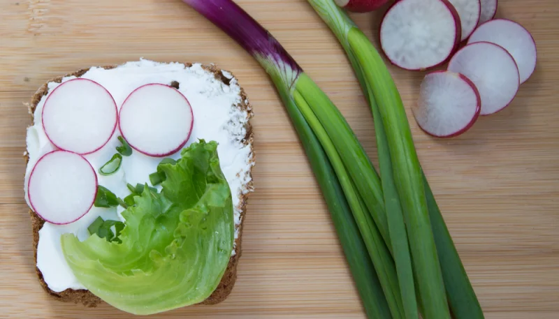 Tartine de radis beurre et fleur de sel