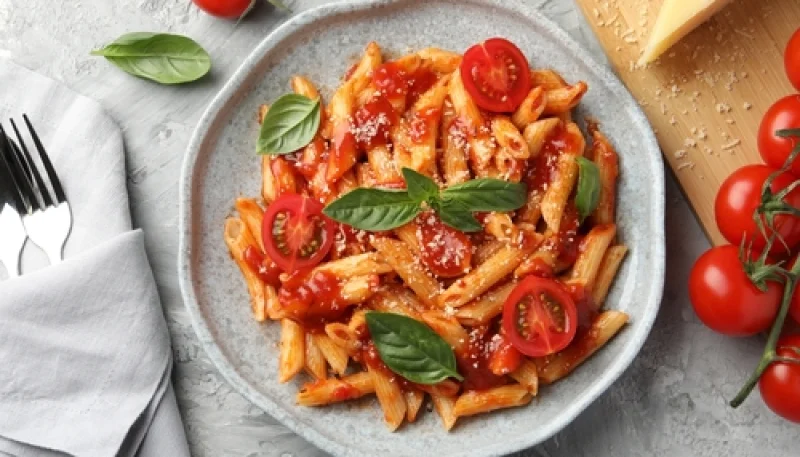 Pâtes à la sauce tomate et basilic