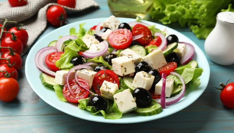Salade de feta fraîche et colorée