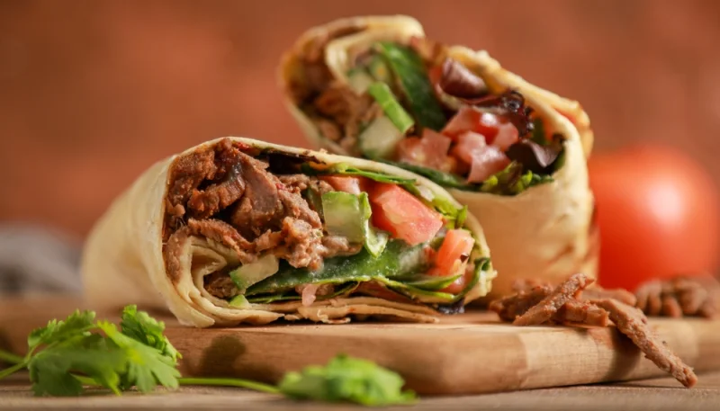 Shawarma de bœuf et légumes croquants