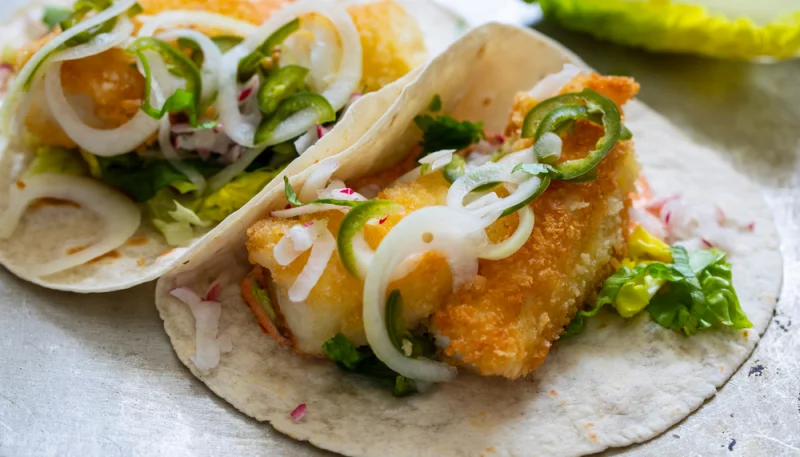 Tacos de poisson pané